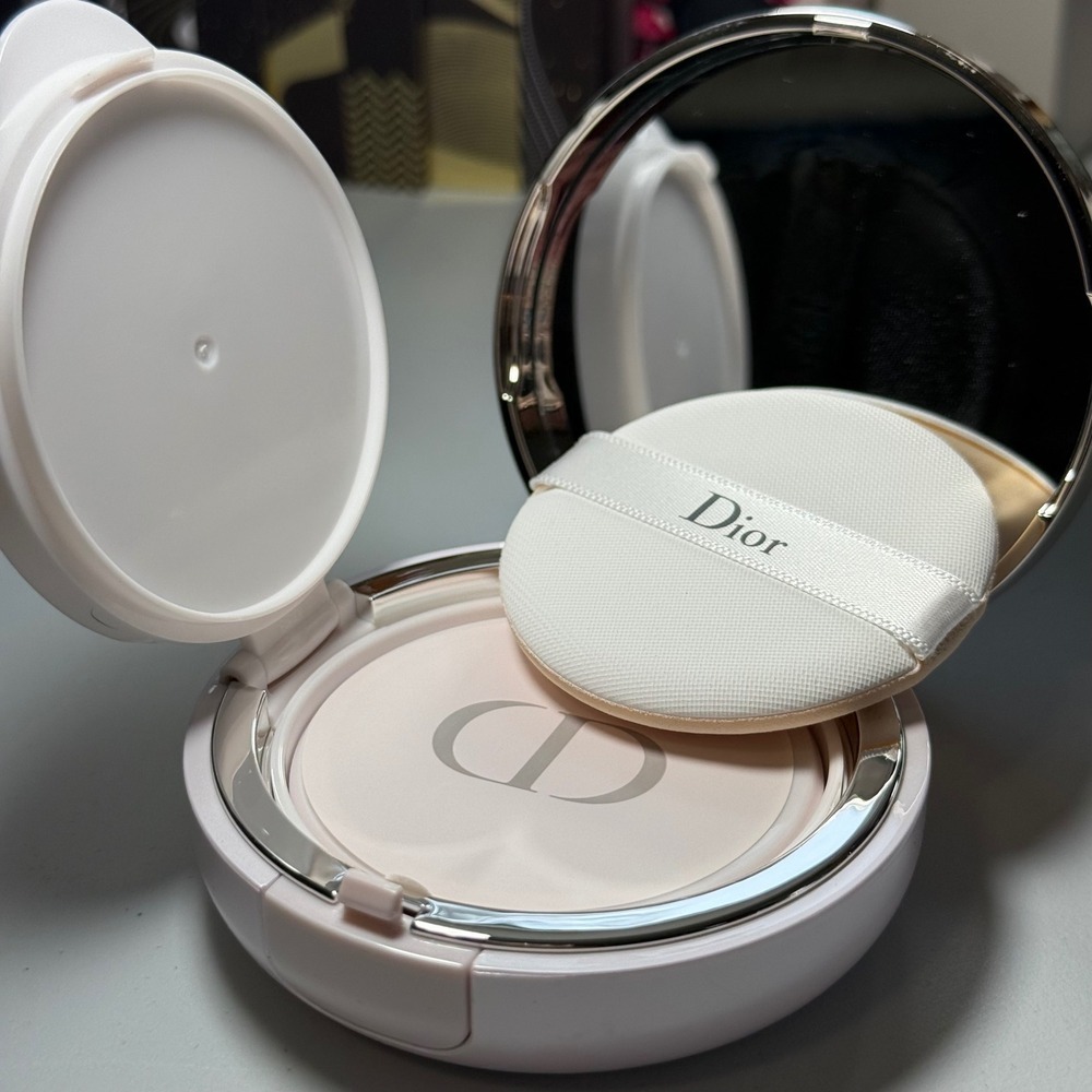 Dior • Capture Dreamskin • Fresh & Perfect Cushion Foundation • Shade 030 • New - Picture 4 of 4